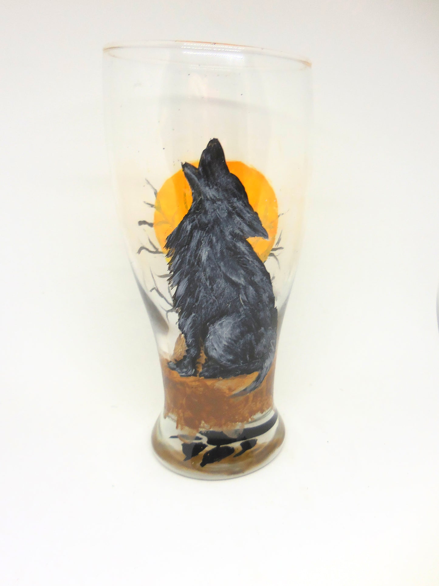 beer glass with wolf howling