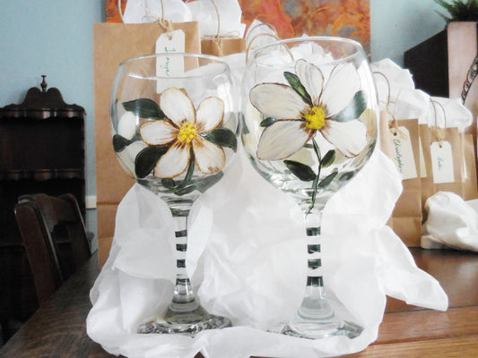 22 Wedding Glasses for a Beautiful Couple