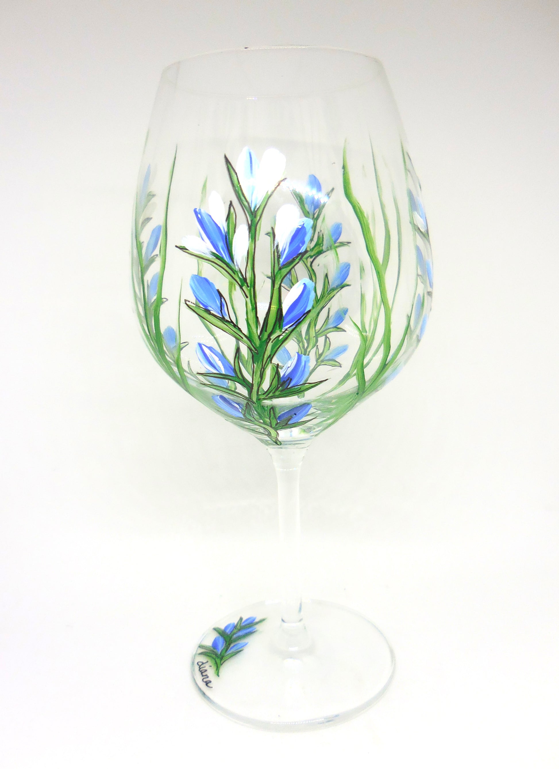 wne glass with bluebonnets design