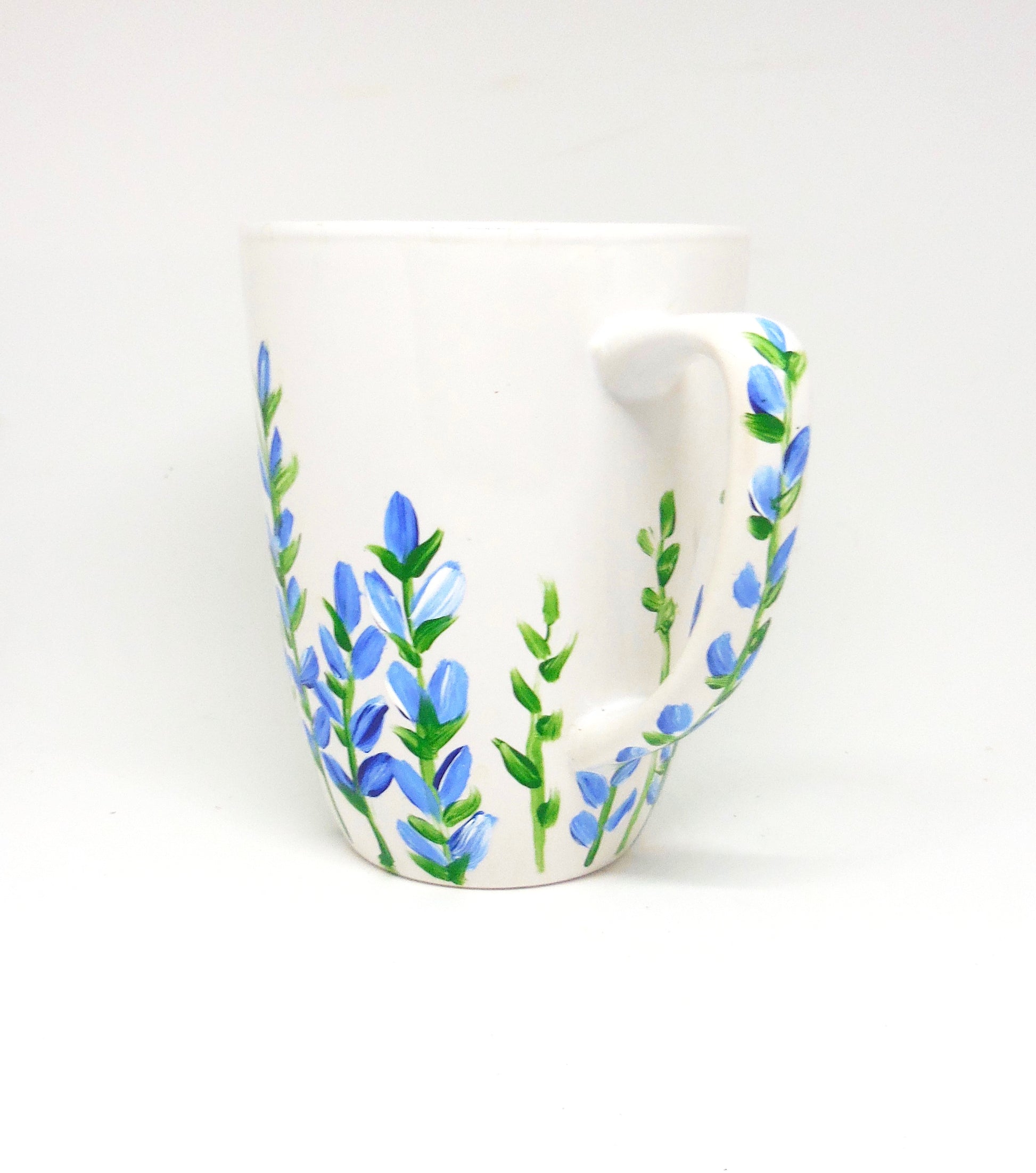 coffee mug with bluebonnets design