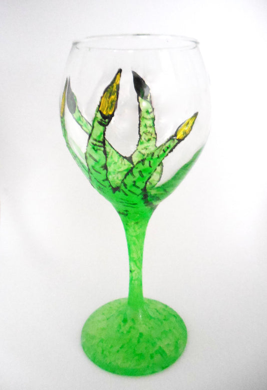 Green Fingers Wine Glass